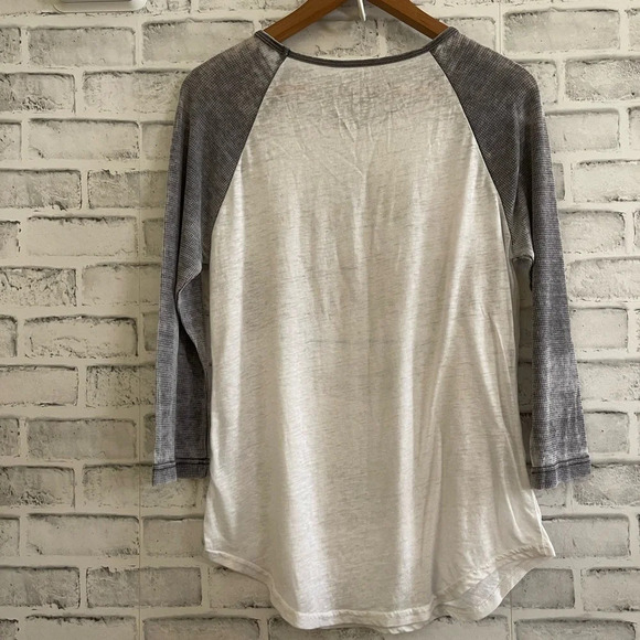 Women’s Pink Floyd Dark Side of the Moon thin Raglan style Shirt Size Large - Picture 2 of 4